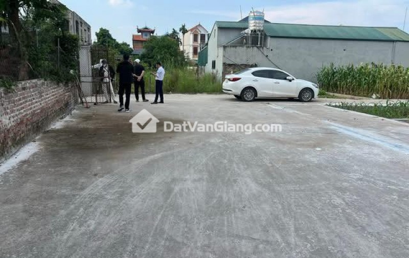 Bán đất Tân Tiến Văn Giang 54,3m² đường 9m, MT 4m vuông đẹp, giá hơn 2 tỷ hiếm